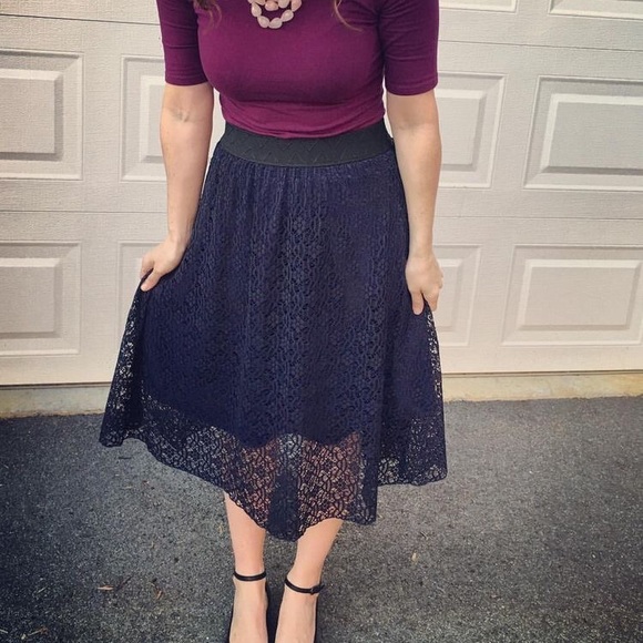 XL Lola Gorgeous & Unique Southwestern Aztec Midi Skirt - Picture 8 of 8